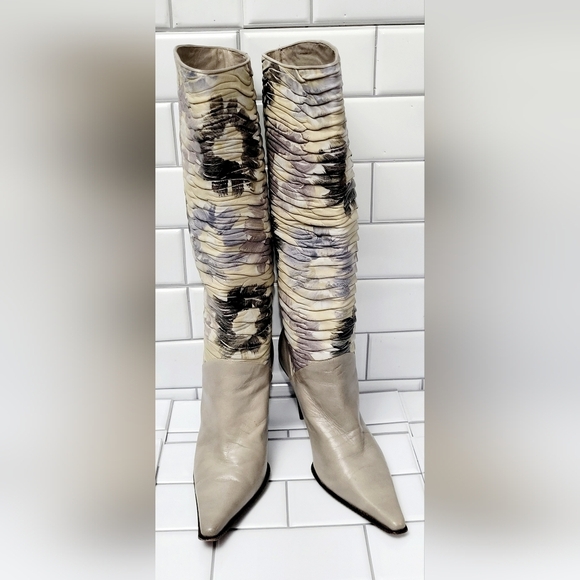 DIBRERA by Paolo Zanoli Soft Gray Leather High Heel Boot Pointed Toe Floral Plea - Picture 1 of 10